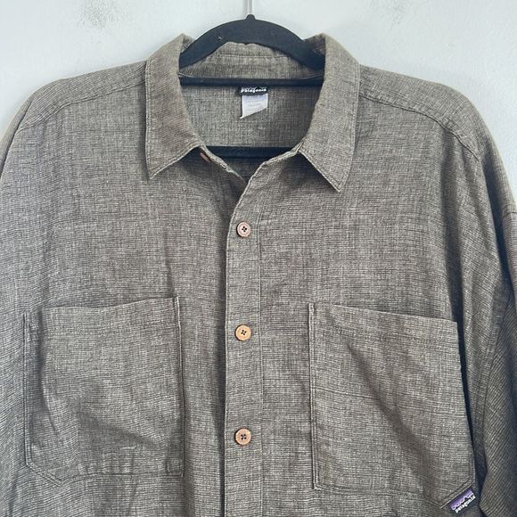 Patagonia textured long sleeve button down sz Xl - Picture 2 of 6